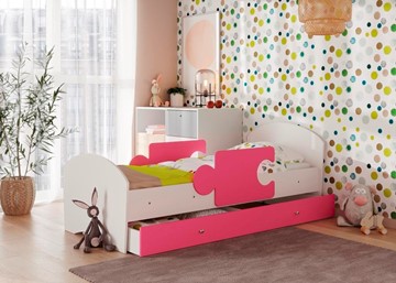 Кровать детская с бортиками и ящиком Мозайка, корпус Белый/фасад Розовый (щиты) в Пензе