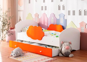 Детская кровать Тучка с ящиком, корпус Белый, фасад Оранжевый в Пензе