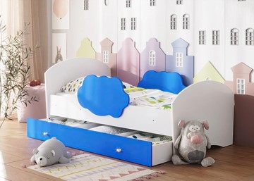 Детская кровать Тучка с ящиком, корпус Белый, фасад Синий в Пензе