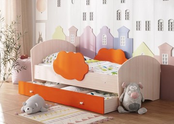 Детская кровать Тучка с ящиком, корпус Дуб млечный, фасад Оранжевый в Пензе